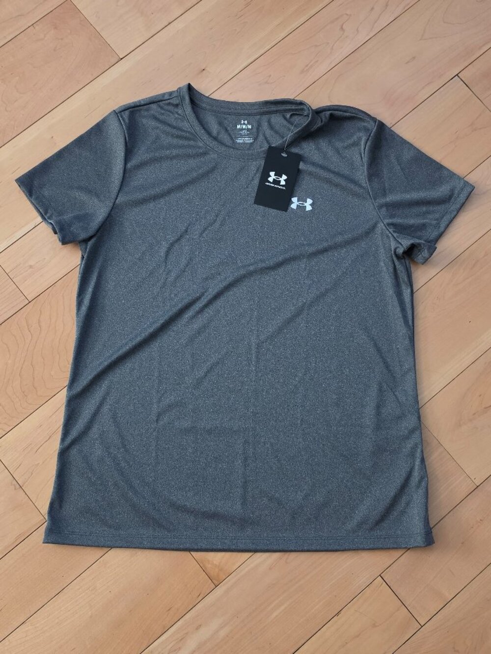 NWT Under Armour Women's Grey Short Sleeve Top M